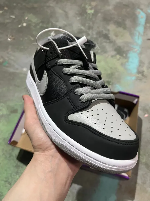 Nike SB Dunk Low Black Light Gray Skateboard Shoes 2