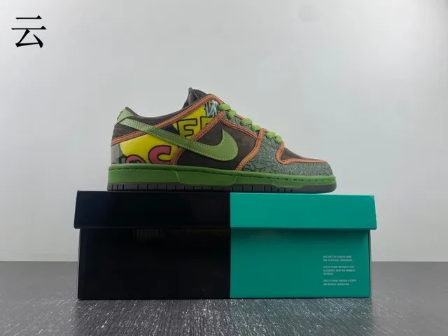 Nike SB Dunk Low Graffiti Print Olive Green أحذية تزلج 4