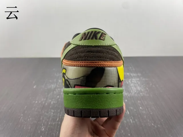 Nike SB Dunk Low Graffiti Print Olive Green أحذية تزلج 14