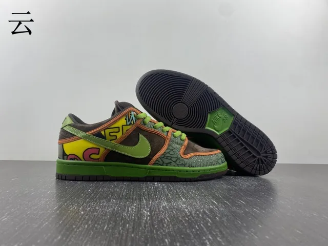 Nike SB Dunk Low Graffiti Print Olive Green أحذية تزلج 16
