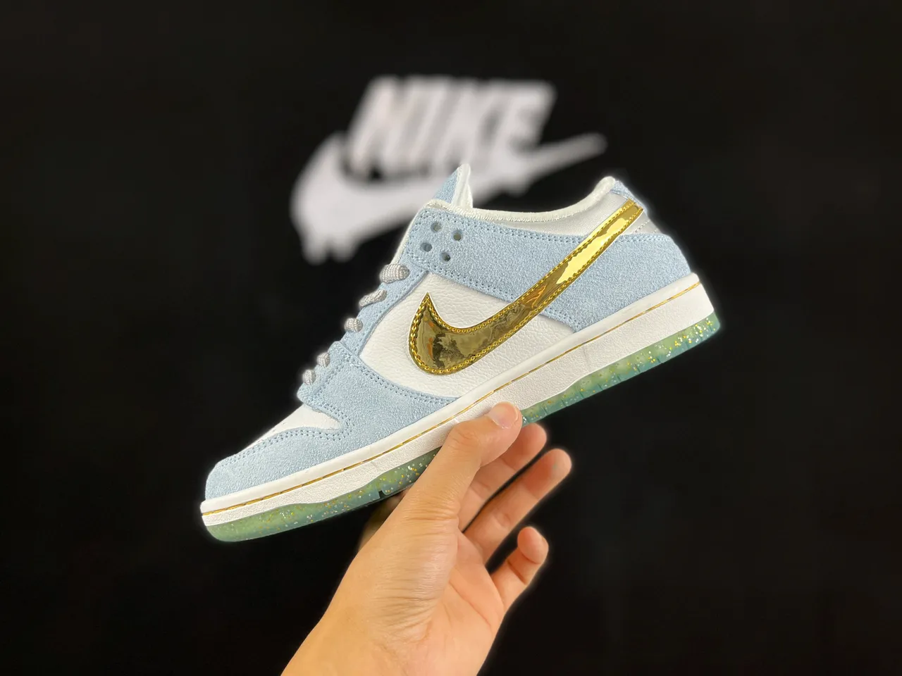 Nike SB Dunk Low أحذية تزلج أزرق فاتح وذهبي 7