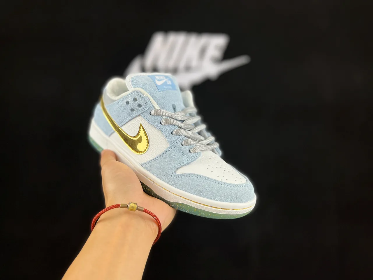 Nike SB Dunk Low أحذية تزلج أزرق فاتح وذهبي 9