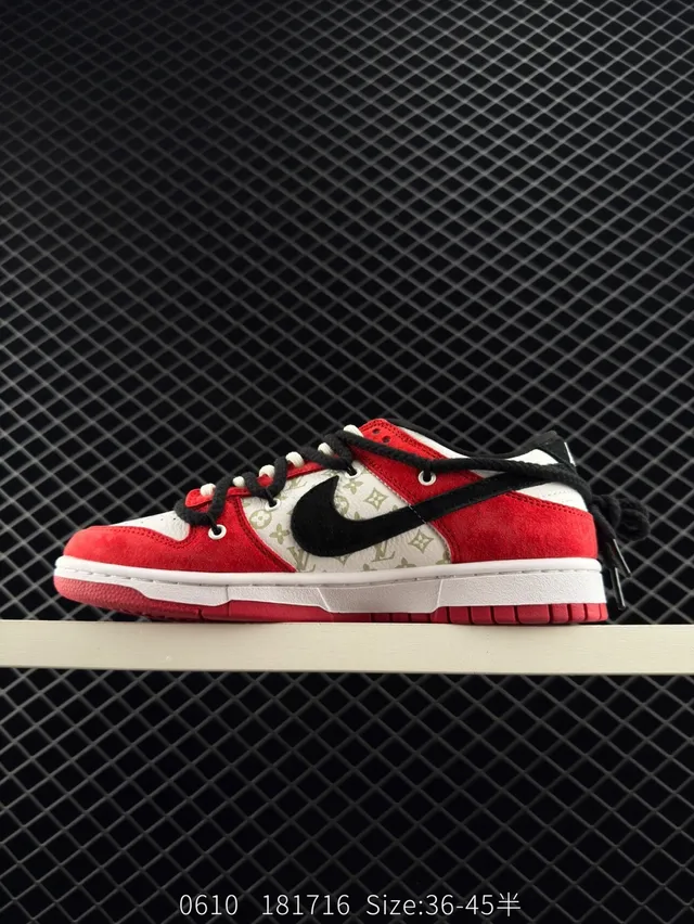 Nike SB Dunk Low Red White Black Gold Monogram Chaussures de skateboard 6