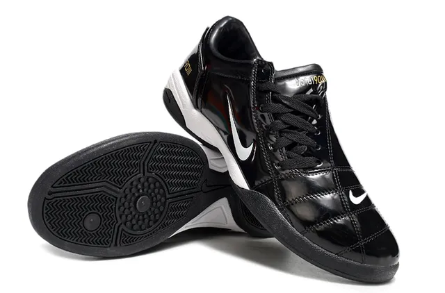 Nike Total 90 III Noir et Blanc Chaussures de Football Indoor 5