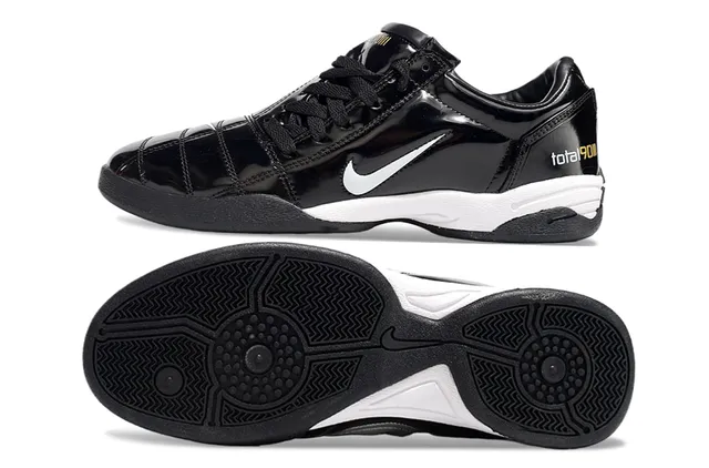 Nike Total 90 III Noir et Blanc Chaussures de Football Indoor 7