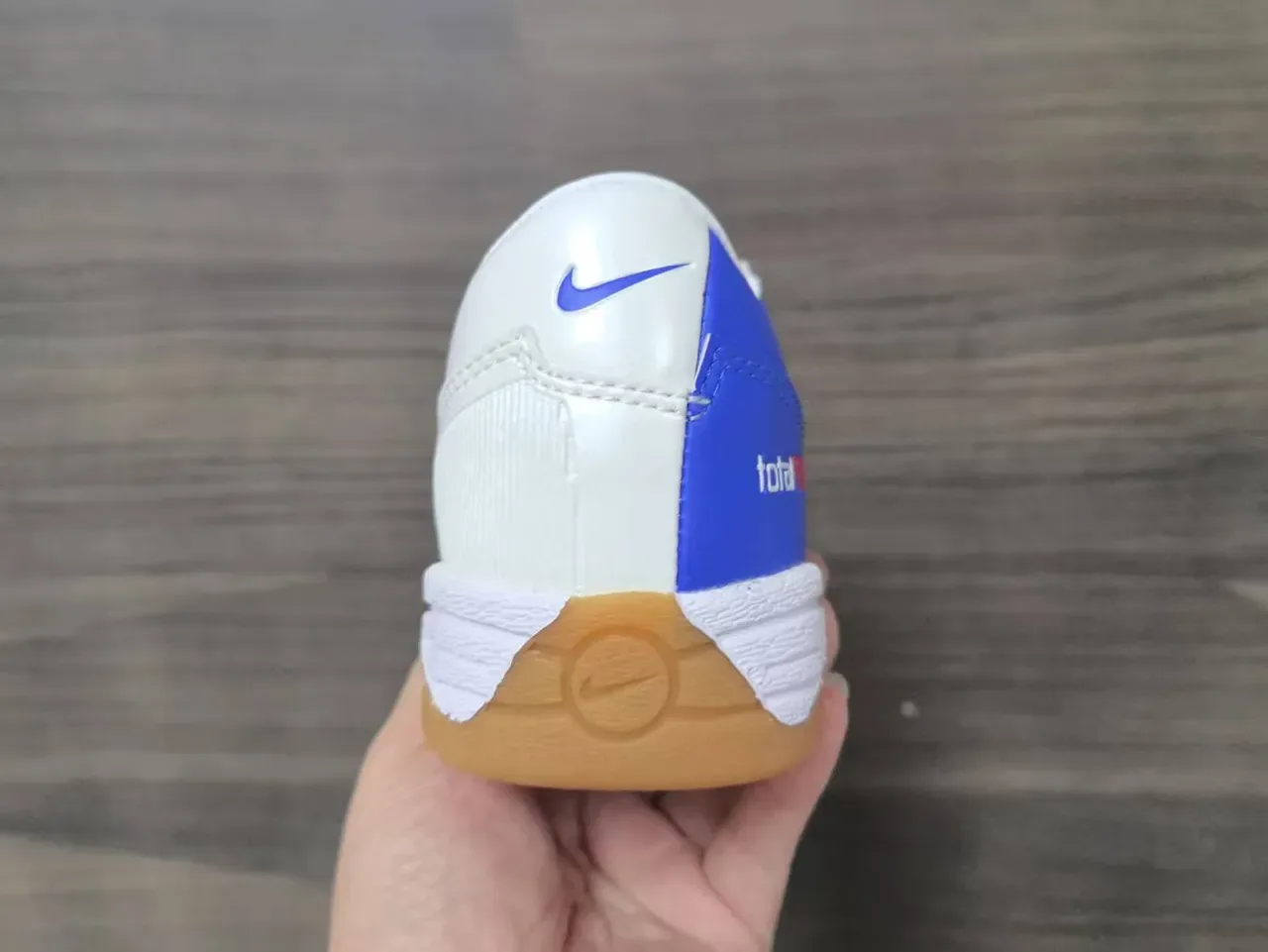 Nike Total 90 III Bleu Blanc Caoutchouc Chaussures de Football Indoor 2