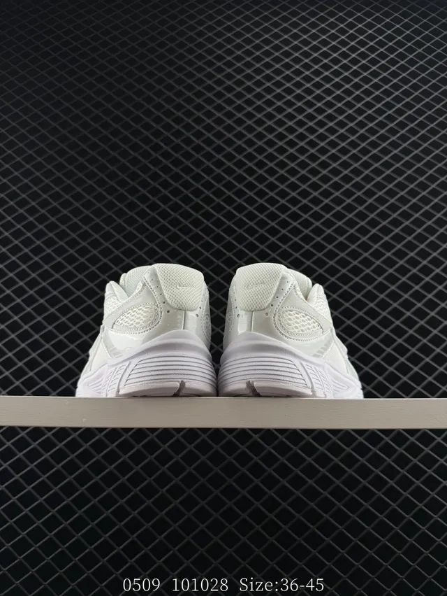 Nike V5 RNR White Retro Running Silhouette Multi-Layered Midsole Chunky Sneakers 3