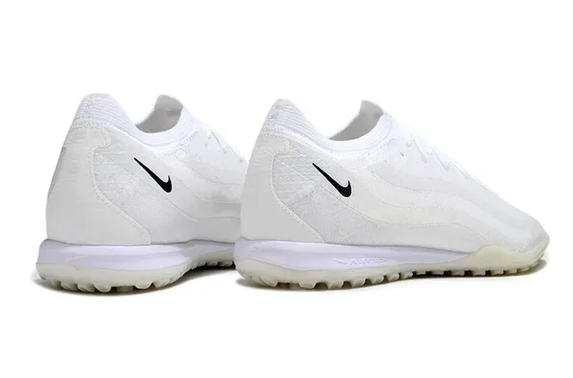 Nike Chaussures de football turf blanc noir upper maille rayures iridiscentes ondulées 4