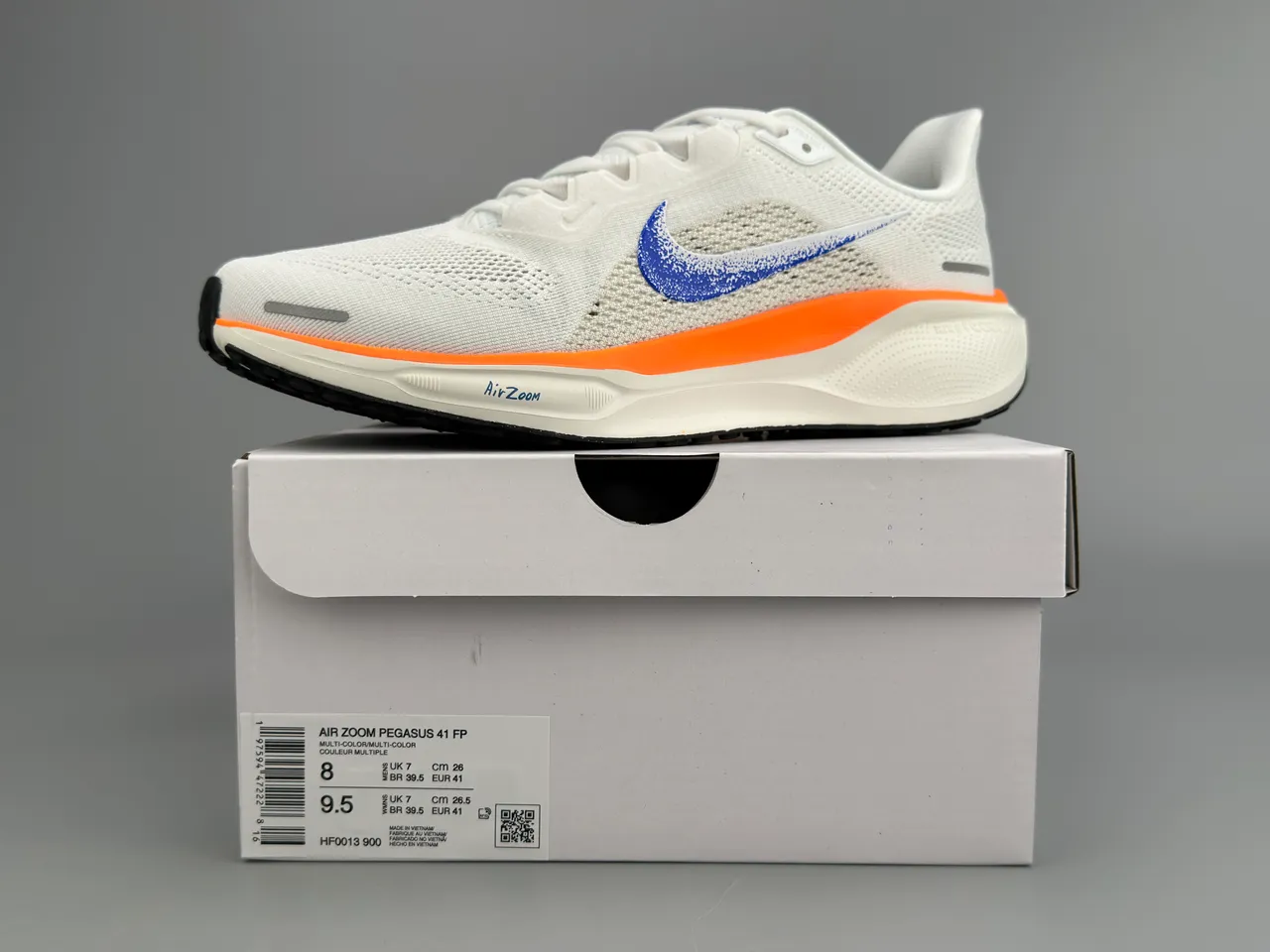 Nike White Blue Engineered Mesh Upper Speckled Swoosh Running Shoes 2
