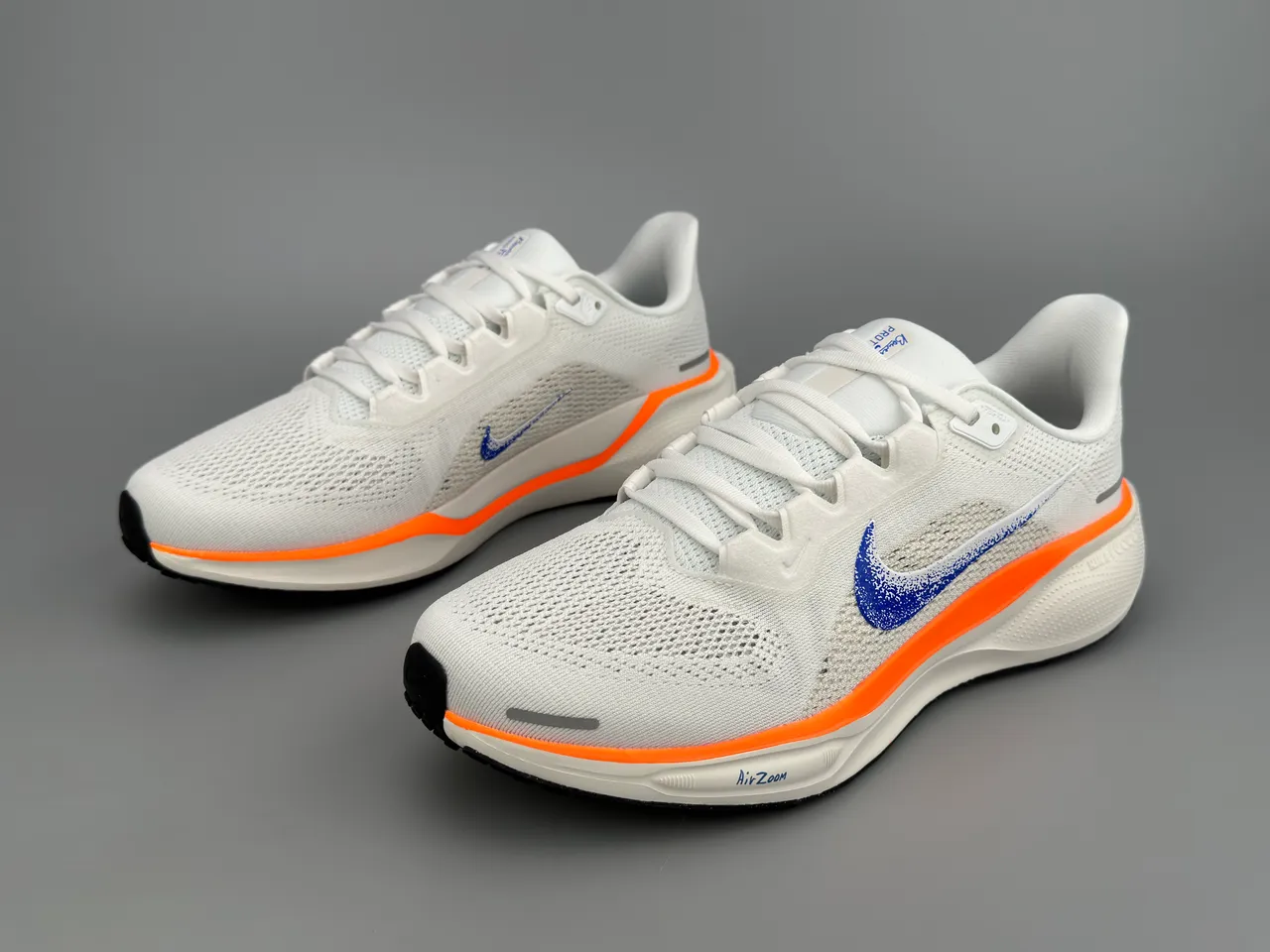 Nike White Blue Engineered Mesh Upper Speckled Swoosh Running Shoes 9