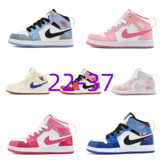 Nike Tênis de Basquete Branco e Azul Alto com Painéis de Patchwork