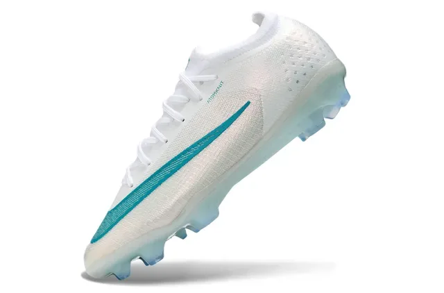 Nike Chaussures de Football Blanc et Bleu Low-Cut Knit Upper Semelle de Plaque Translucida Firm-Ground 3