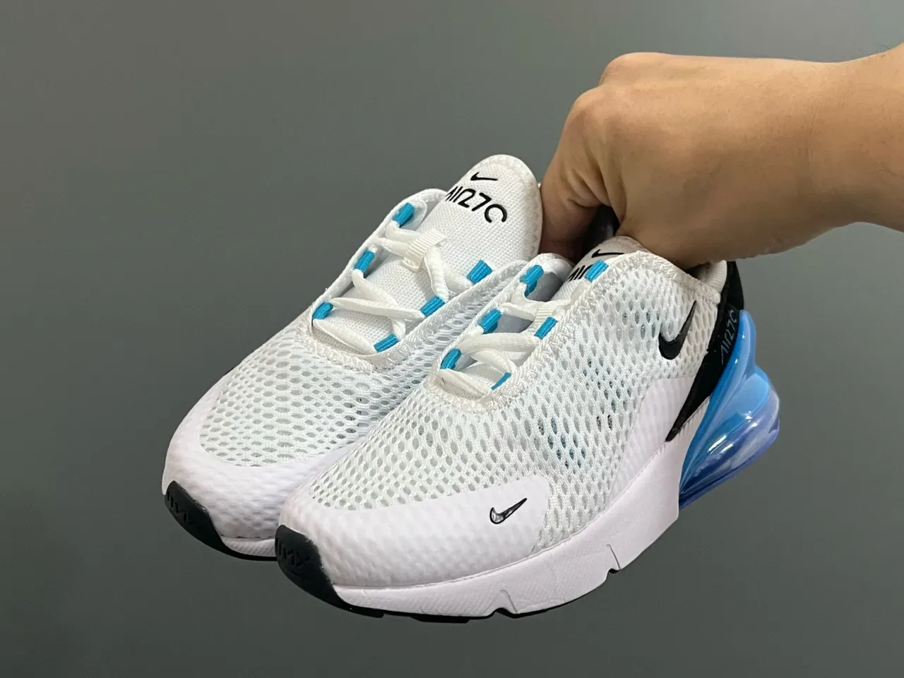 Nike White Blue Mesh Upper Visible Air Unit Lifestyle Sneakers 13
