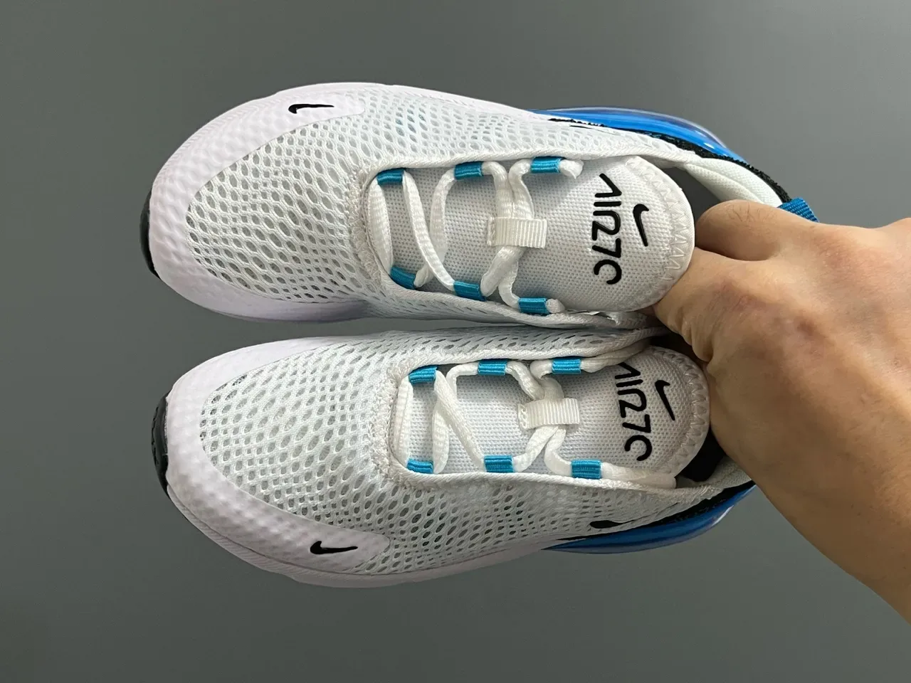 Nike White Blue Mesh Upper Visible Air Unit Lifestyle Sneakers 15