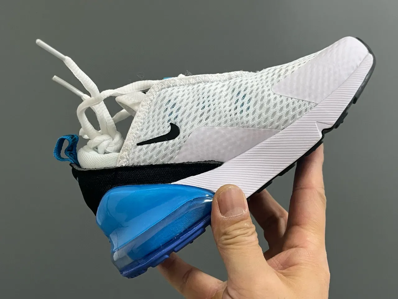 Nike White Blue Mesh Upper Visible Air Unit Lifestyle Sneakers 18
