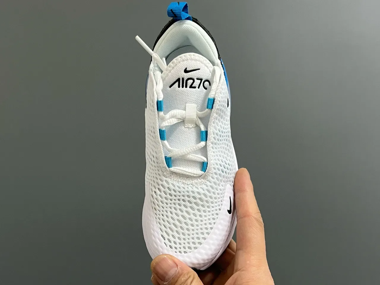 Nike White Blue Mesh Upper Visible Air Unit Lifestyle Sneakers 19