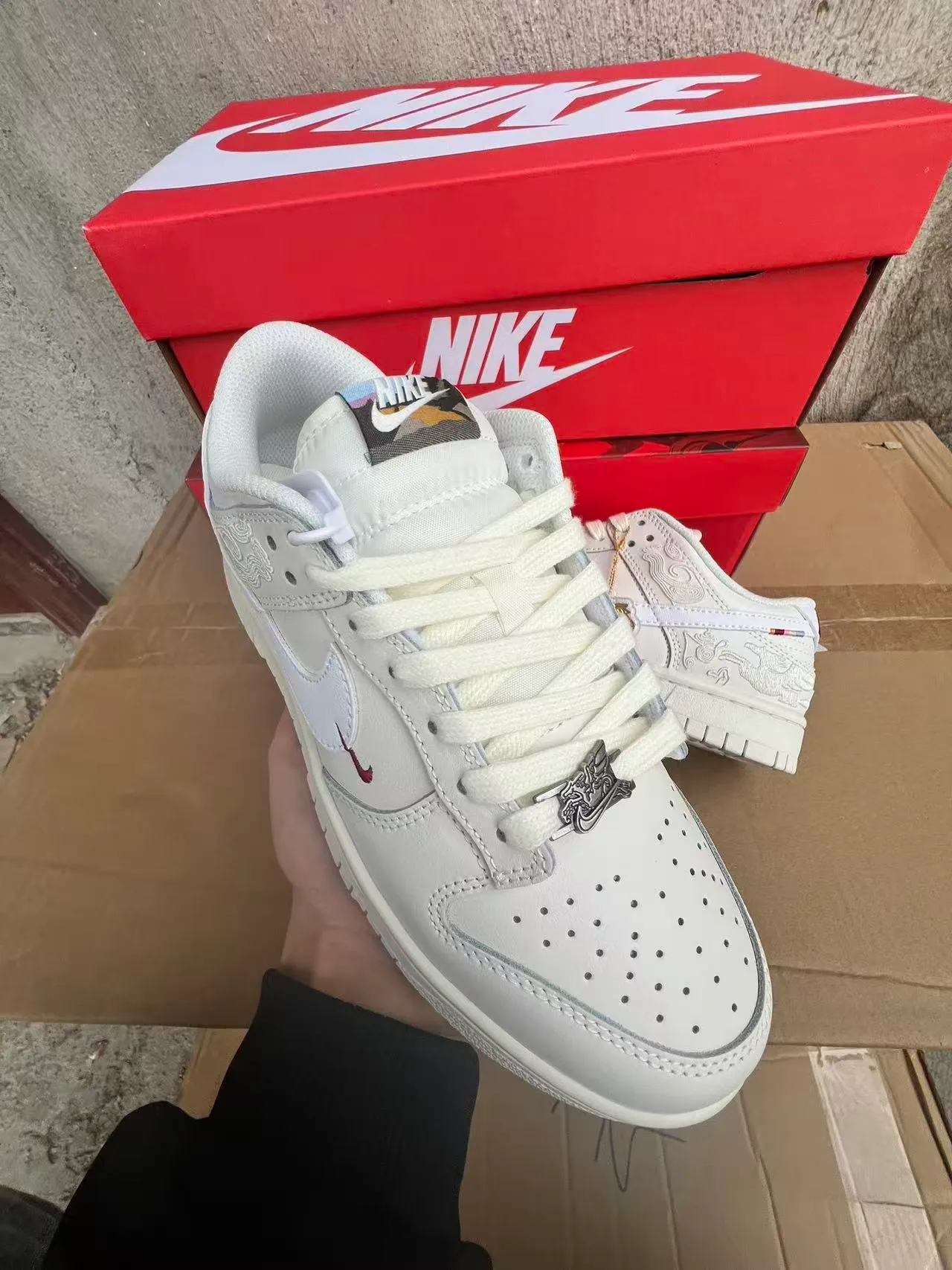 Nike White Burgundy Low-Top Embossed Decorative Motifs Lifestyle Sneakers 2