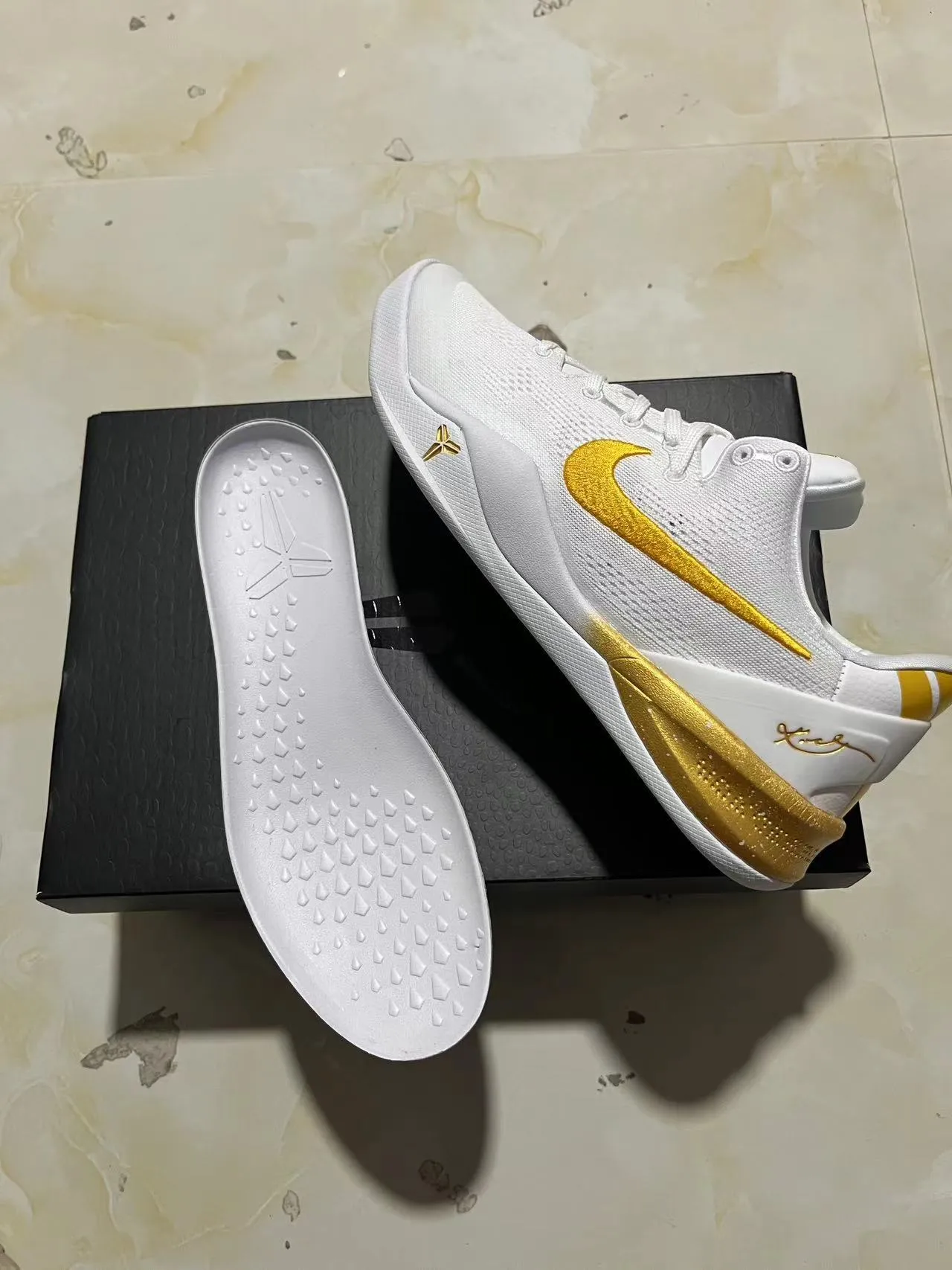 Nike White Gold Knit Upper Basketball Shoes 10