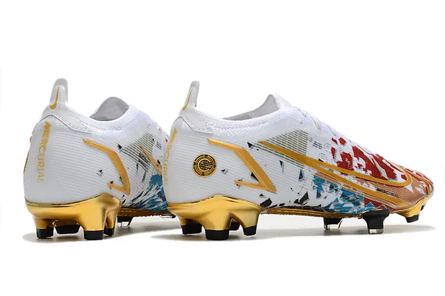 Nike Sapatos de futebol de corte baixo, com cadarços, acentos metálicos branco-dourado, para gramado firme 8