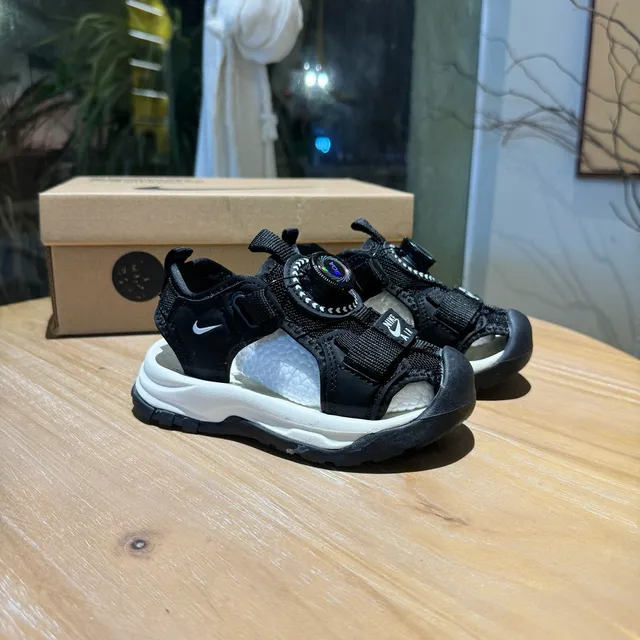 Nike White Gray Multi-Strap Adjustable Mesh Ventilation Casual Sandals 5