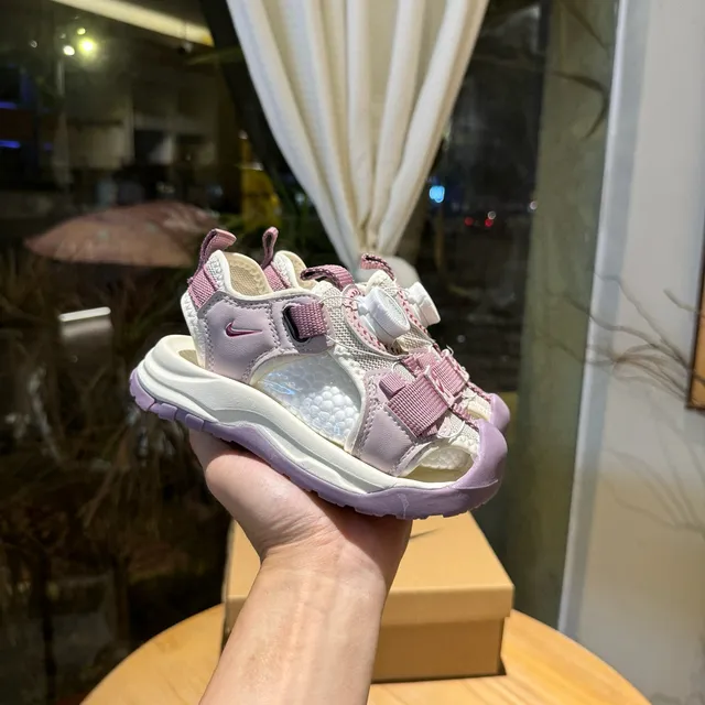 Nike White Gray Multi-Strap Adjustable Mesh Ventilation Casual Sandals 21