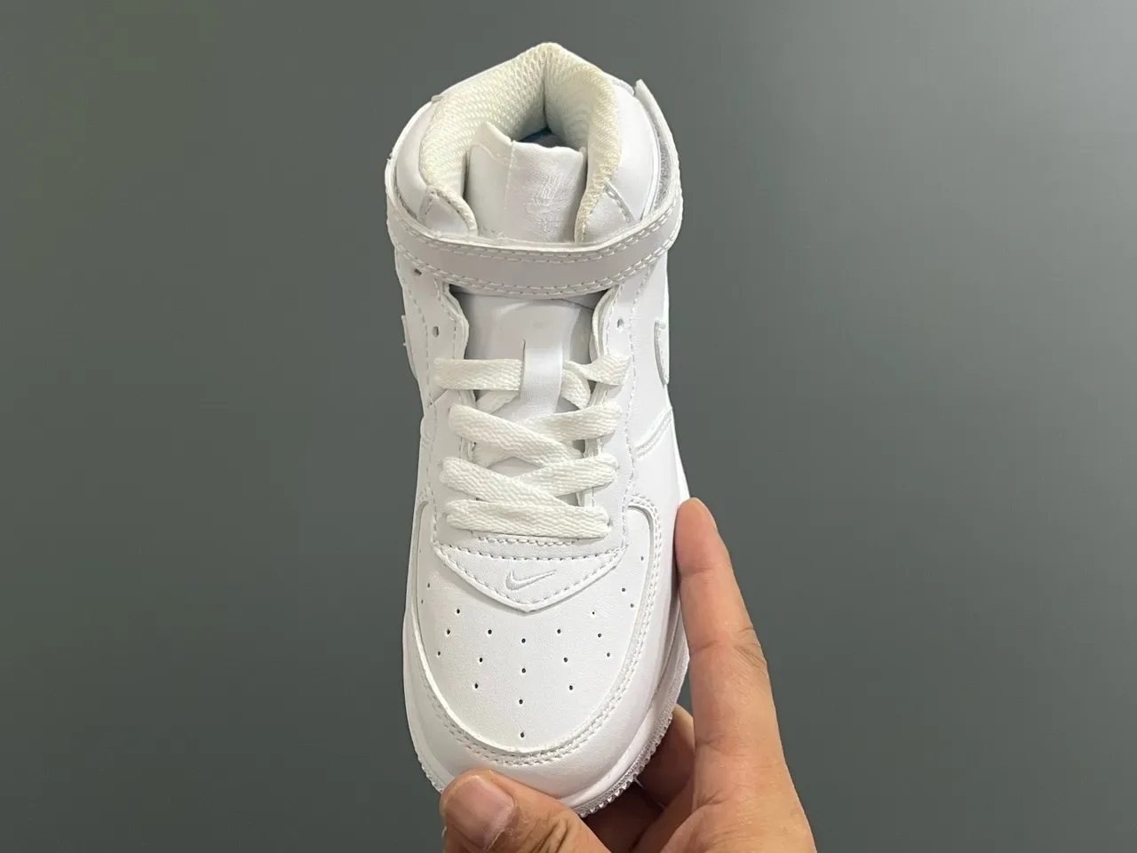 Nike White High-Top Strap-Closure Lifestyle Sneakers 22