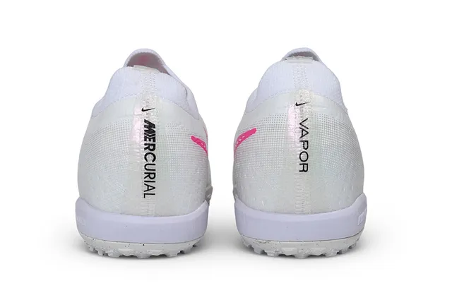 Nike White Pink Low-Cut Knit Upper Turf Soccer Shoes 3