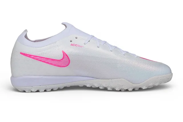 Nike White Pink Low-Cut Knit Upper Turf Soccer Shoes 7