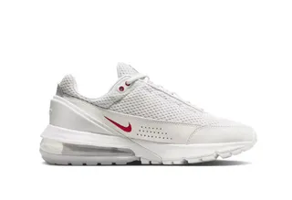 Nike White Red Engineered Mesh Upper Visible Air Cushioning Lifestyle Sneakers 6
