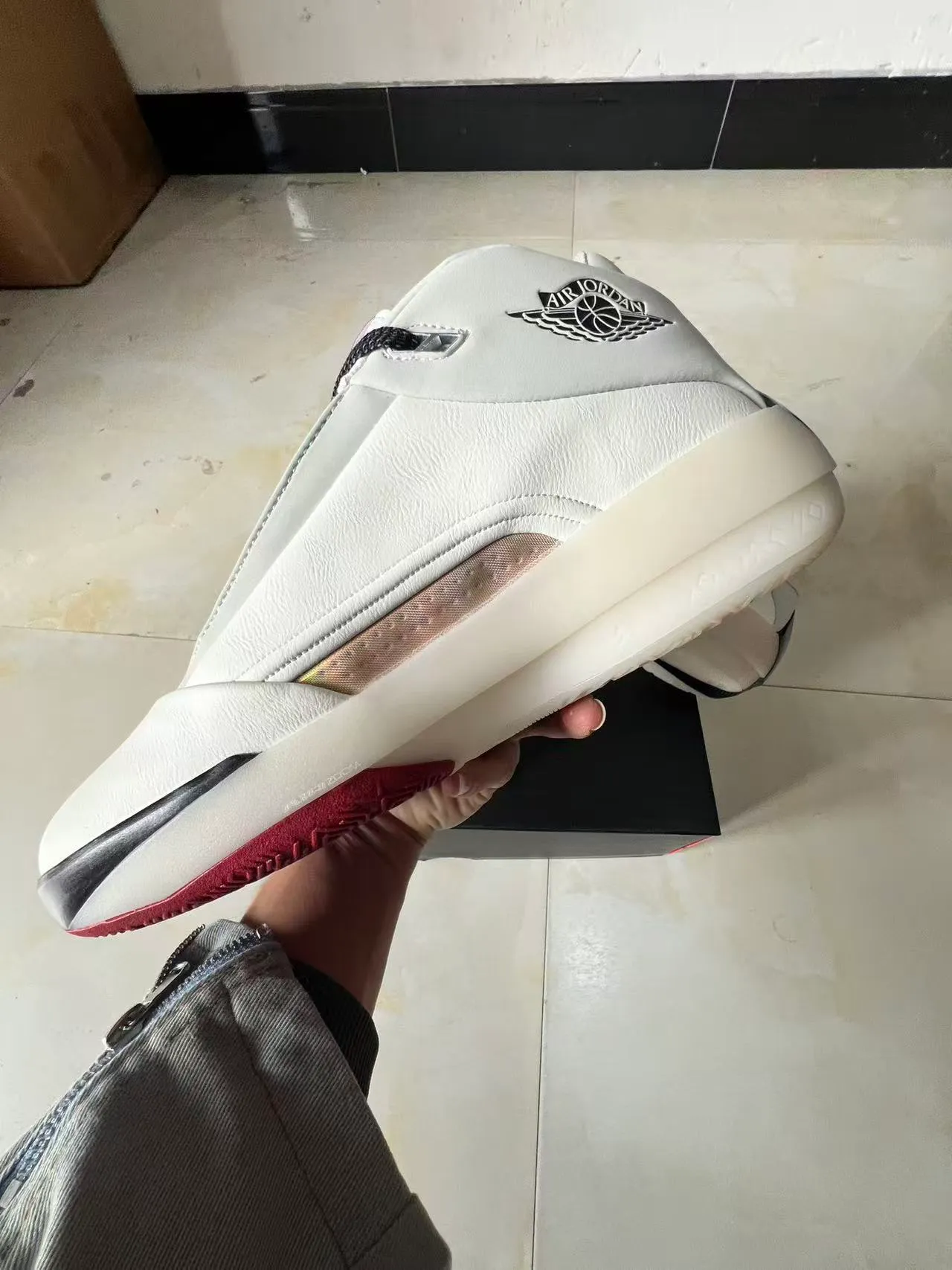 Nike White Red Leather Upper Strap Closure Basketball Shoes 5