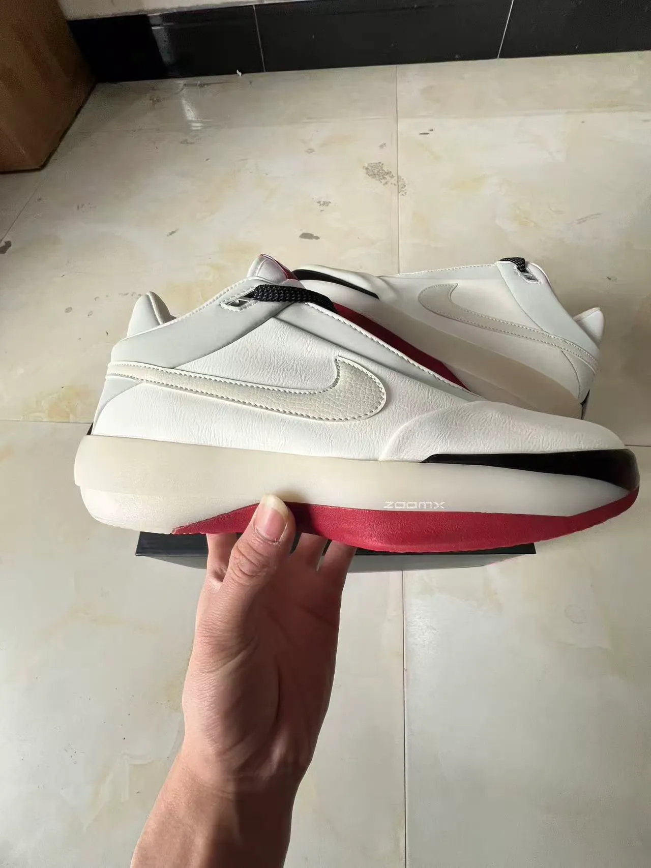 Nike White Red Leather Upper Strap Closure Basketball Shoes 7