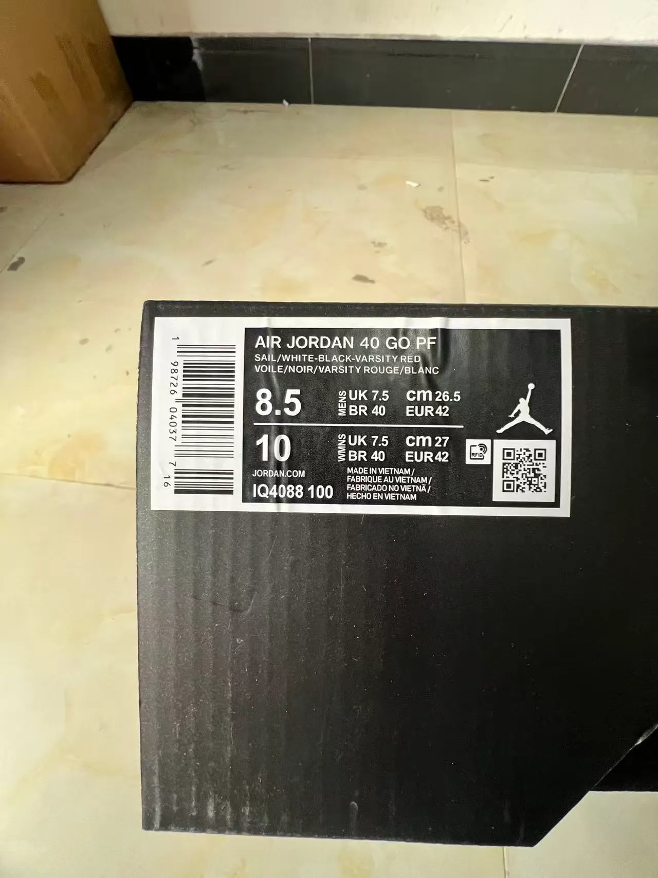 Nike White Red Leather Upper Strap Closure Basketball Shoes 10