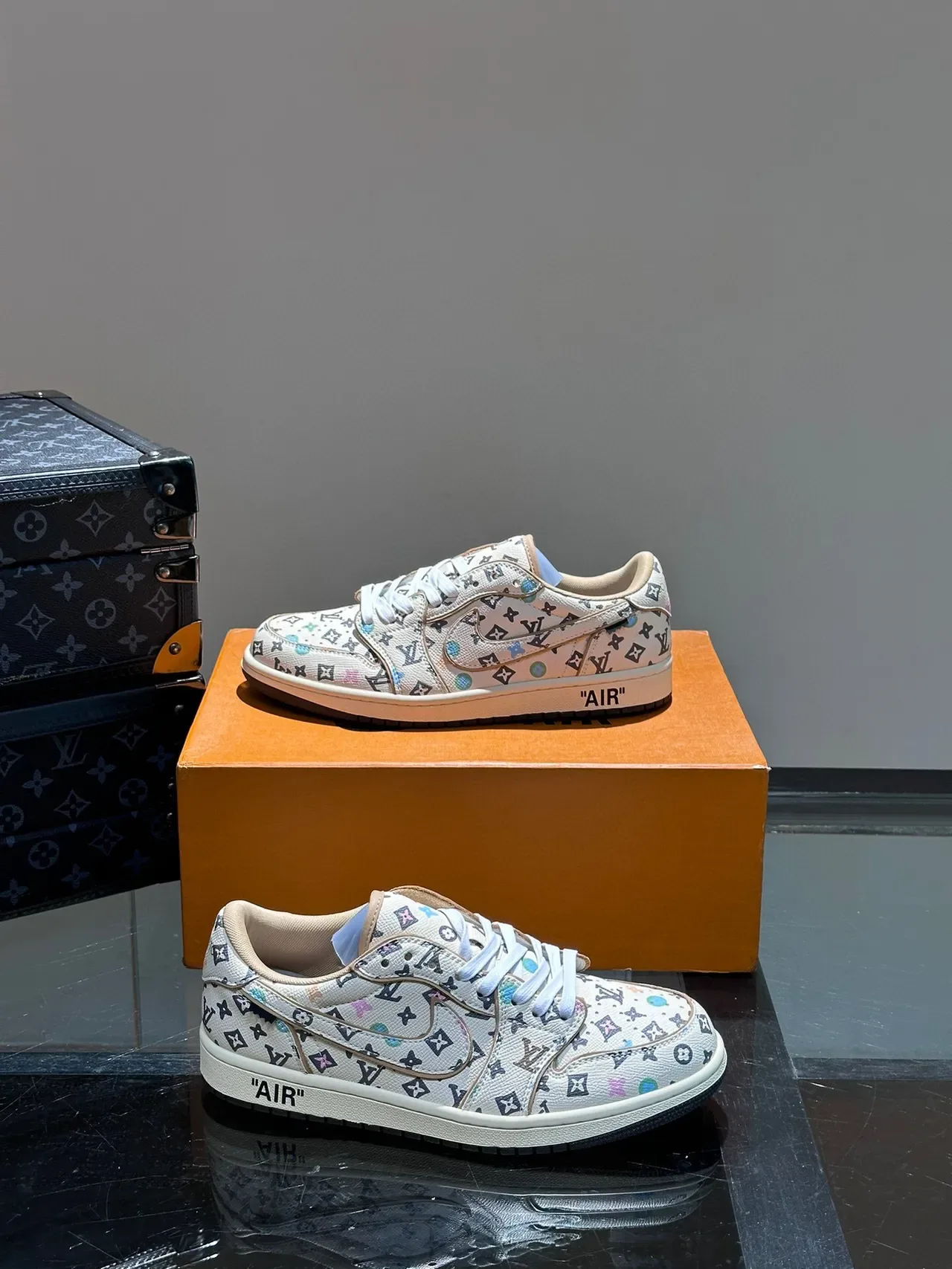 Nike x Louis Vuitton Dunk Low Monogram Print Lifestyle Sneakers 4