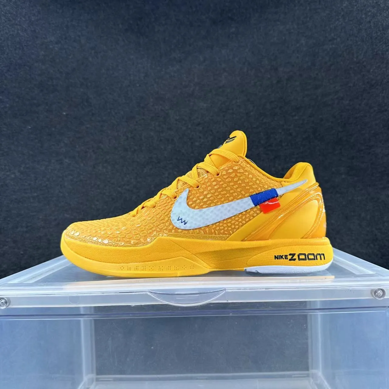 Nike Zoom Kobe VI Tênis de Basquete Amarelos 2
