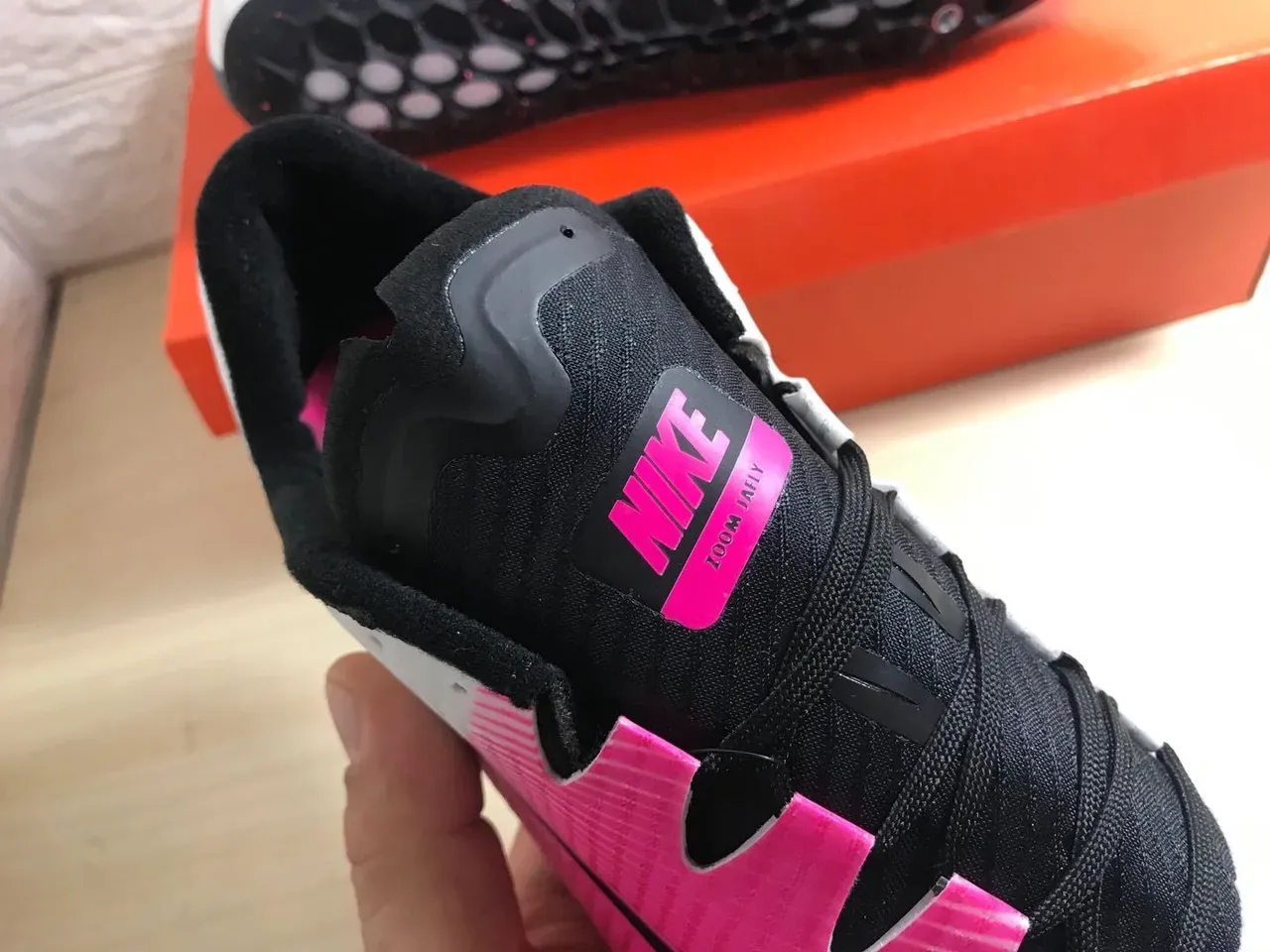 Nike Zoom Victory Spike de piste Chaussures de course blanches roses noires 2