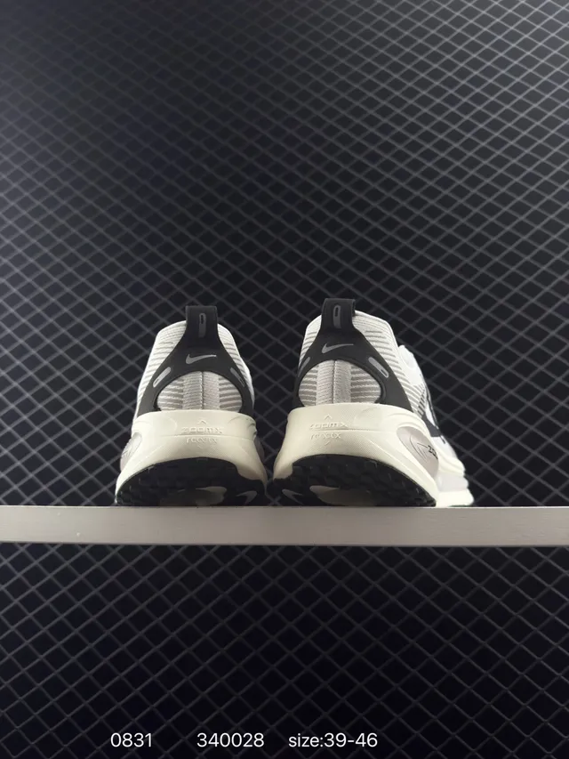 Nike ZoomX Blanco Negro Transpirable Tejido Superior Escultido Capa Suela Intermedia Zapatillas de Running 3