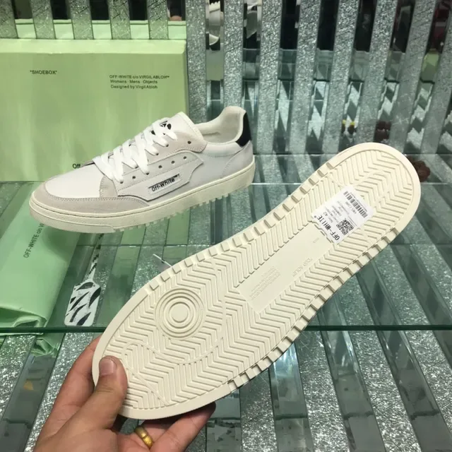 Off-White Chaussures Lifestyle Beige basses en suède et cuir panelées 2