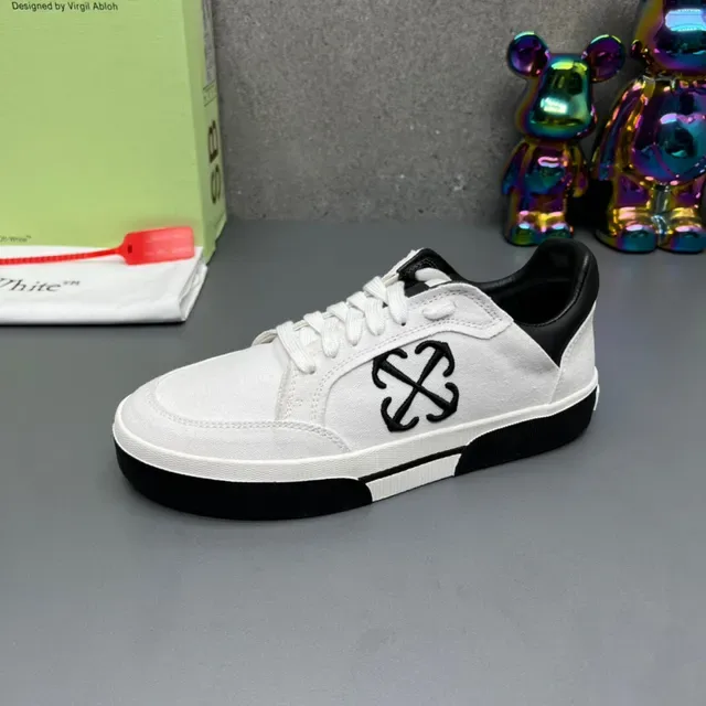 Off-White Zapatillas Lifestyle Negro Superior de Lona Contraste 6