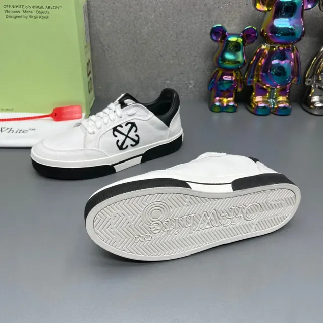 Off-White Zapatillas Lifestyle Negro Superior de Lona Contraste 8