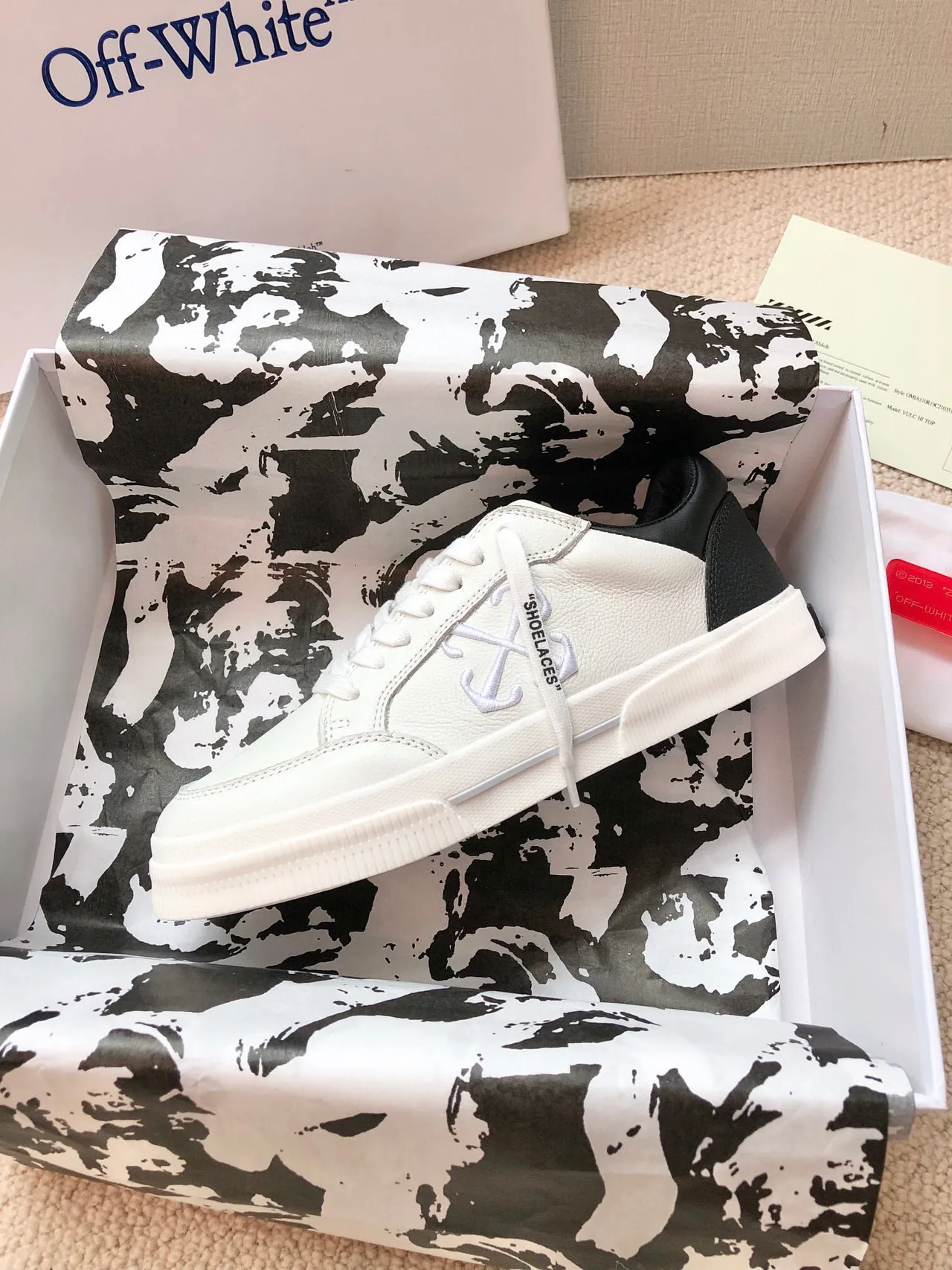 Off-White Sneakers Lifestyle Noir à Panneaux en Cuir Détail Industriel 5