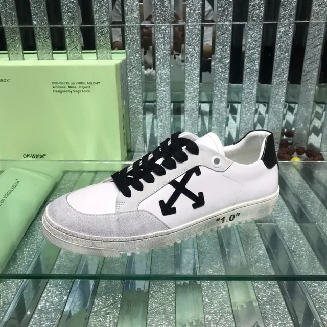 Off-White Black Low-Top Leather/suede Upper Lifestyle Sneakers 5