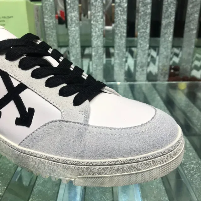 Off-White Black Low-Top Leather/suede Upper Lifestyle Sneakers 7