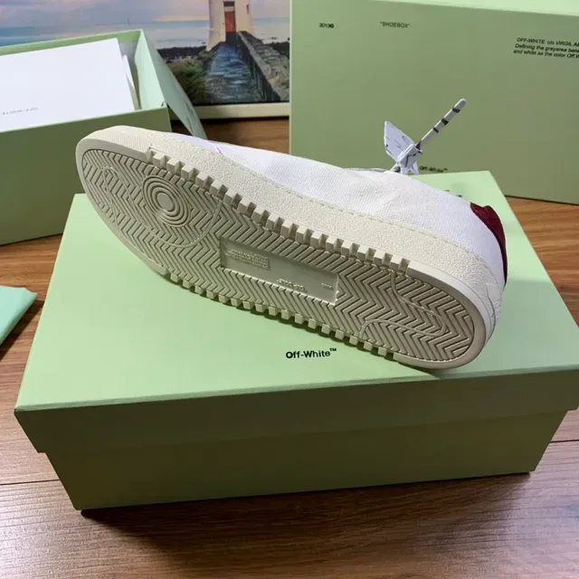 Off-White Diagonal Arrow Low Blanc et Bordeaux Chaussures Lifestyle 2