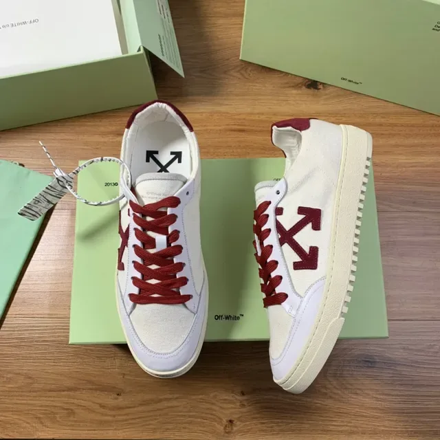 Off-White Diagonal Arrow Low Blanc et Bordeaux Chaussures Lifestyle 5