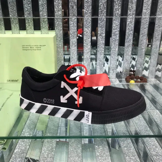 Off-White Low Vulcanized أسود أبيض التصميم الصناعي أسلوب الحياة سنيكرز 6