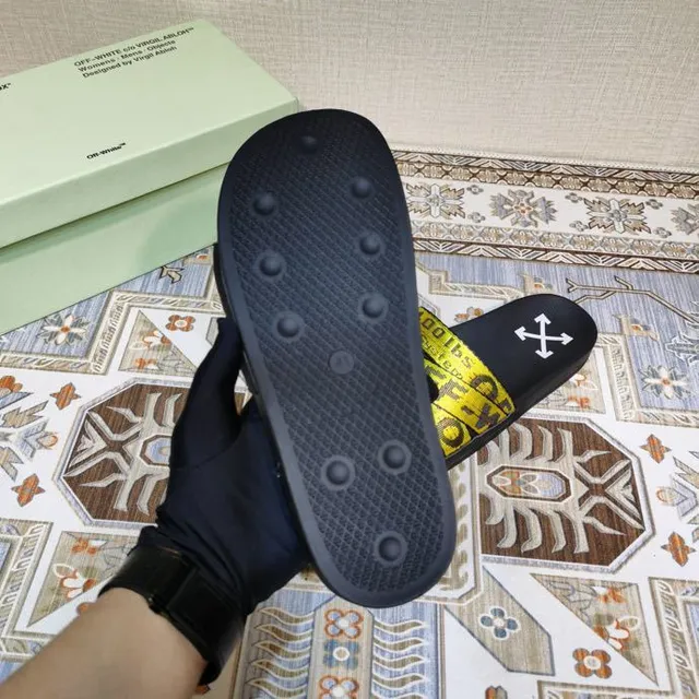 Off-White Slides Noirs et Jaunes à Ruban Industriel 5