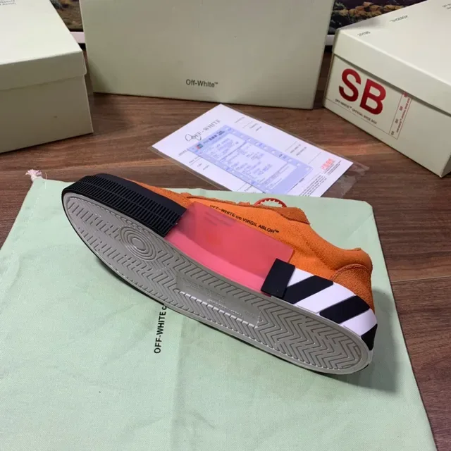 Off-White The Ten Sneakers Lifestyle Orange Noir Daim Supérieur Logo Flèche 2