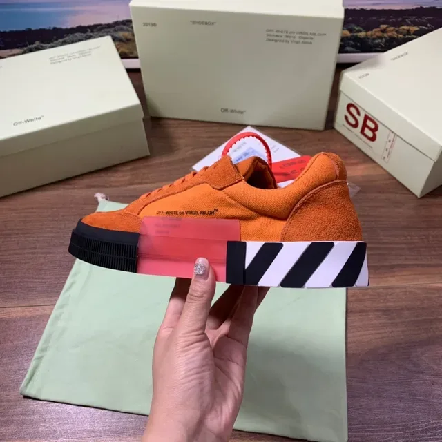 Off-White The Ten Sneakers Lifestyle Orange Noir Daim Supérieur Logo Flèche 3