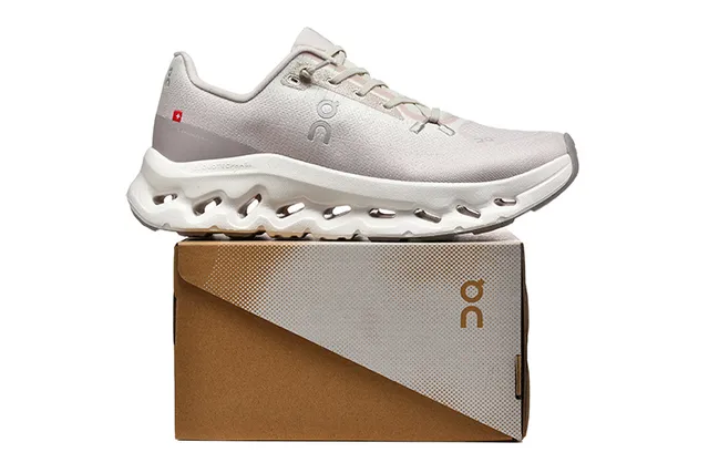On Beige White Engineered Knit Upper Sculpted CloudTec Midsole Running Shoes 2