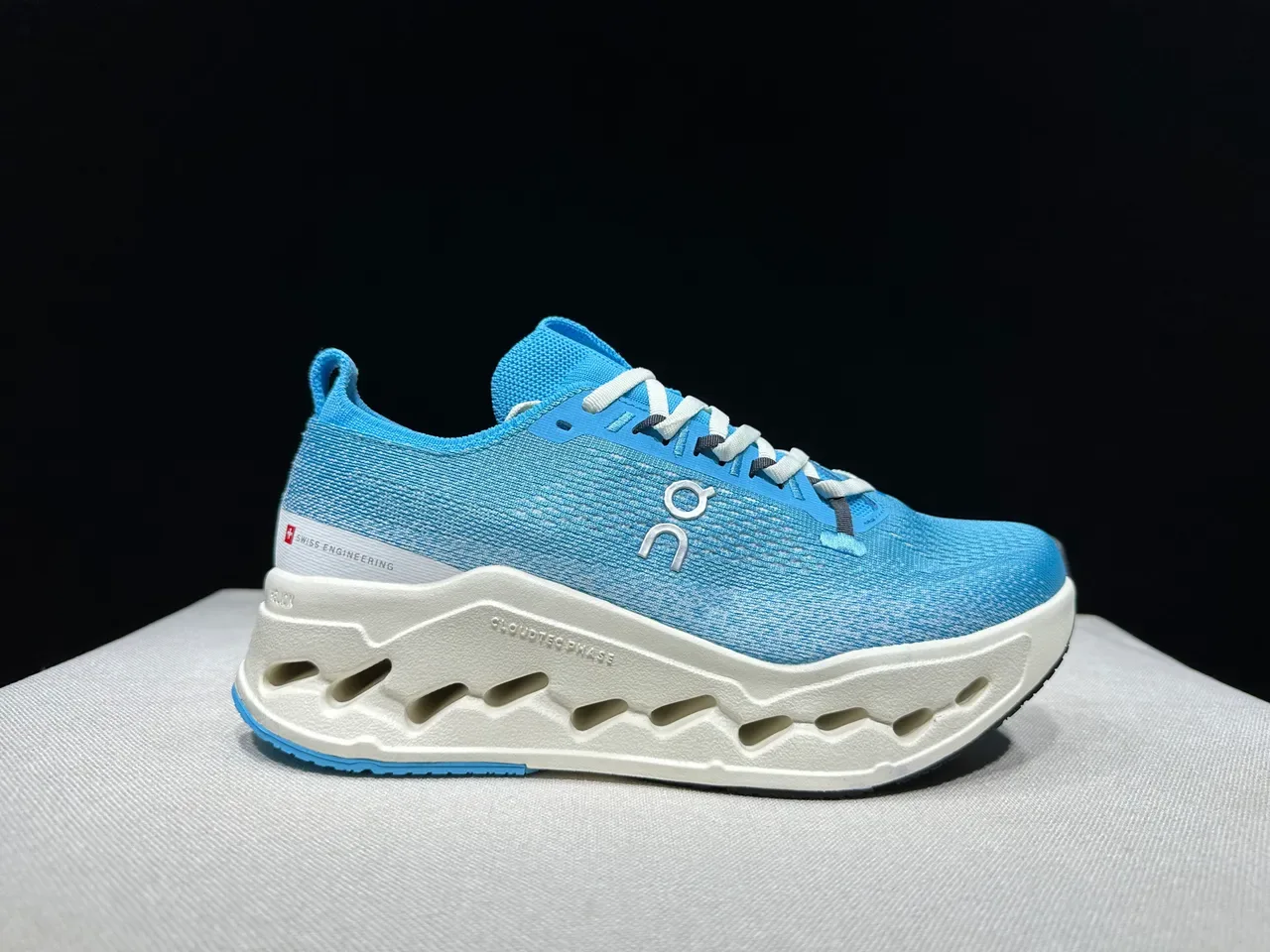 On Blue White Engineered Knit Upper CloudTec Phase Midsole Running Shoes 8